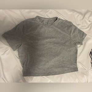 Gray cropped tee